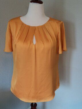 Women's Gold Short Sleeved Pull over Top